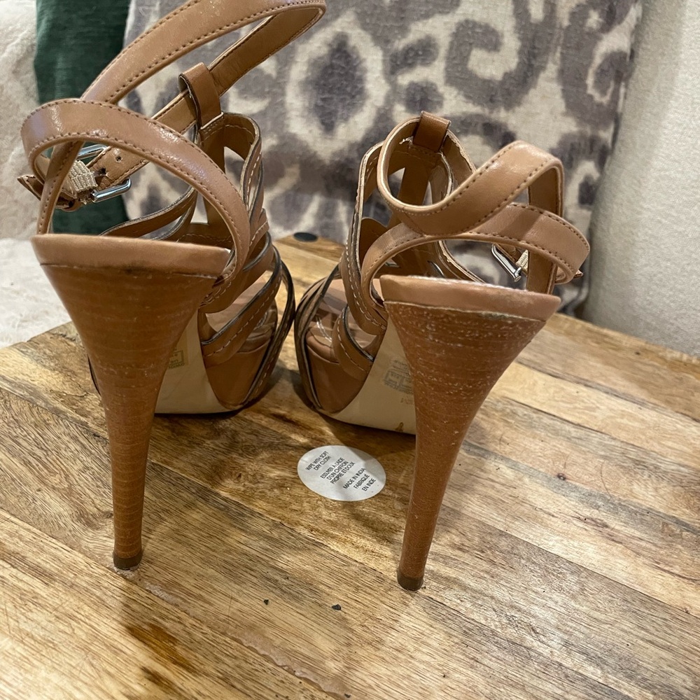 Guess Heels - Picture 3 of 5